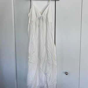 Brand new Urban Outfitters size L white maxi dress